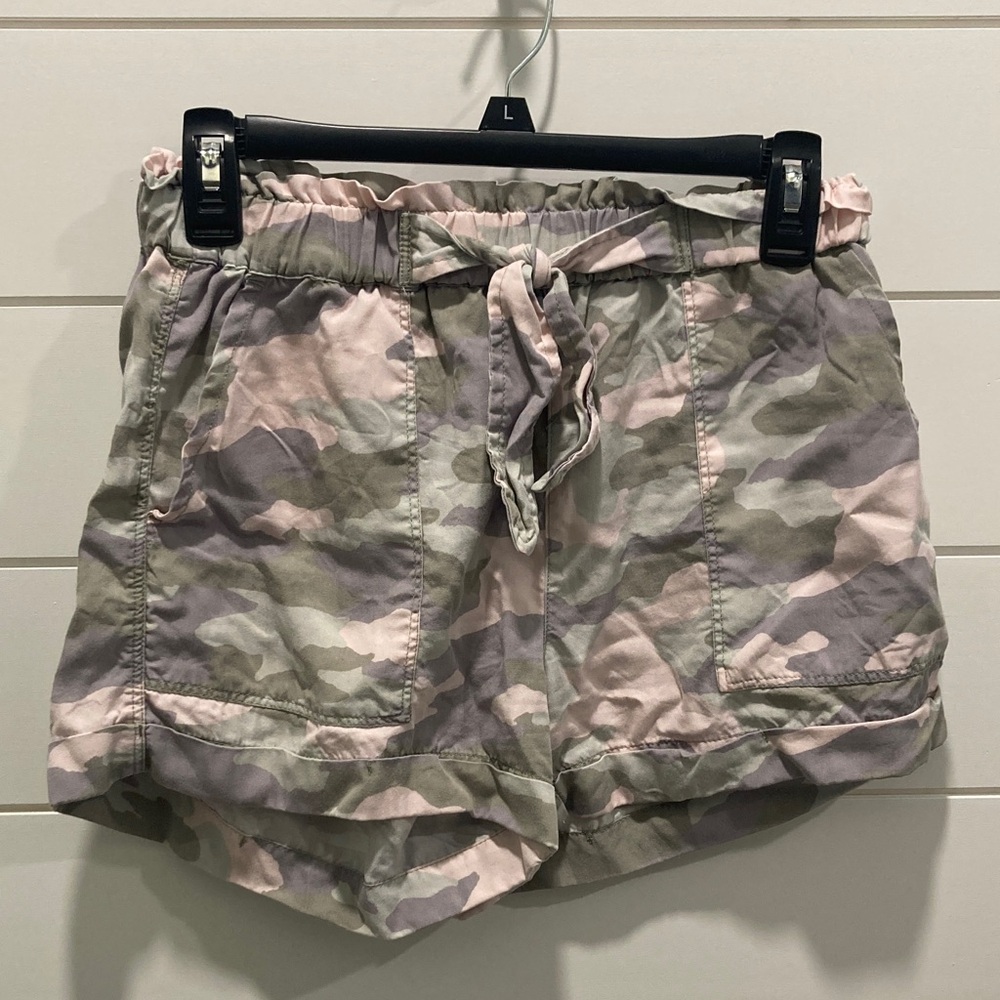 Aerie camo shorts